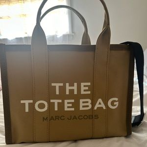 Marc Jacobs The Colorblock Tote Bag
Medium Slate Green/Multi